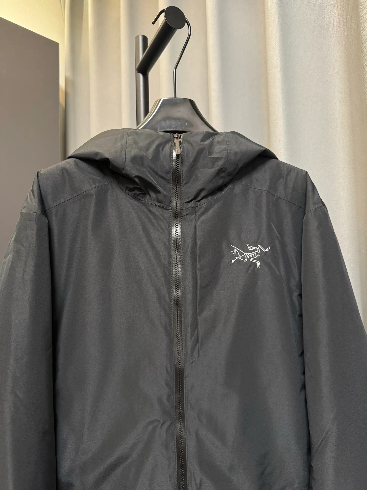 【Premium 】 ARC‘TERYX Solano Down Hoody + Breathable Versatile Gore Tex ， ！ 5 !! SOLANO + ， 、 Breathable 。New Arrival Solano Down Hoody 、 、 。Solano 、 ， 。 FAS GORE-TEX ， 。 ， Breathable。 ， rima Loft Breathable ！ Same Style ： Size：s/m/l/xl/2xl